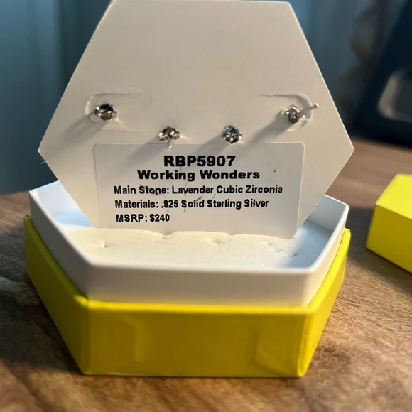 Bomb Party Original earrings - Picture 3 of 3